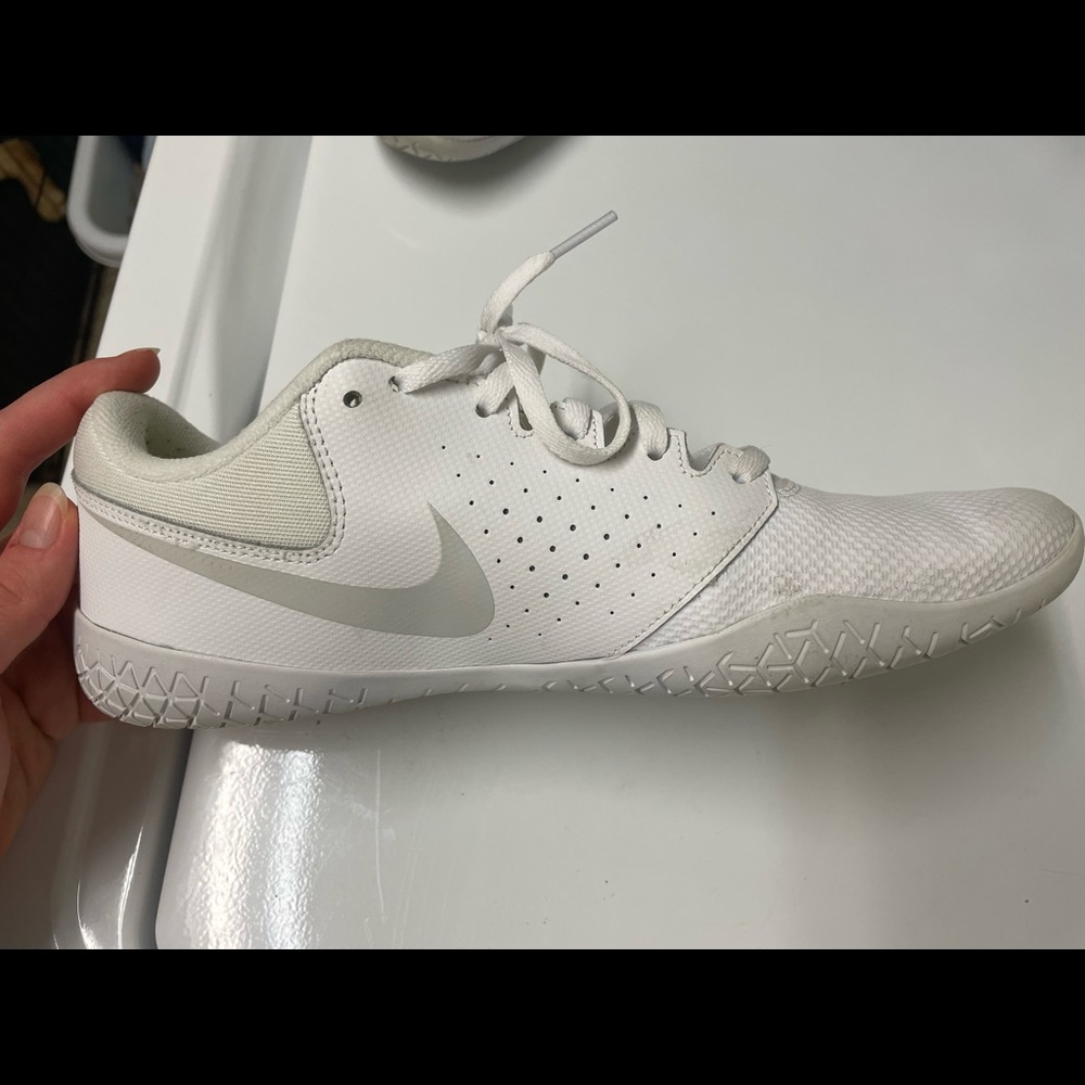 Nike Women's Sideline IV Cheerleading Shoes